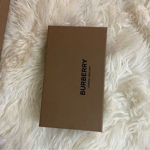Burberry gift box